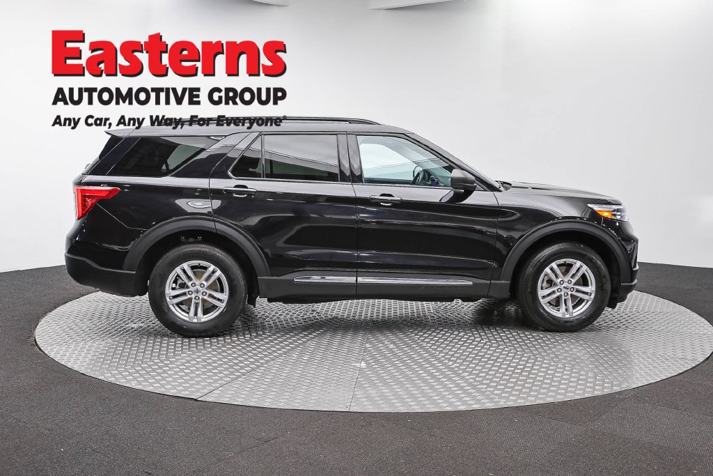 Used 2023 Ford Explorer XLT w/ Equipment Group 202A AWD/4WD image 5