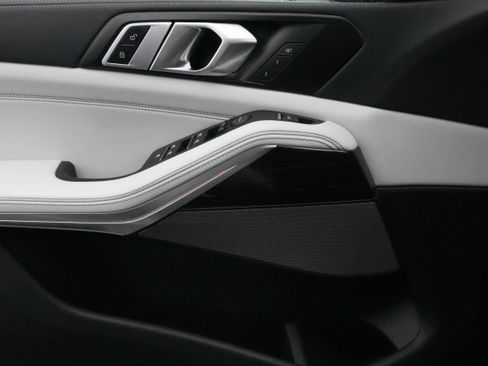 Used 2024 BMW X5 xDrive40i w/ Premium Package image 28