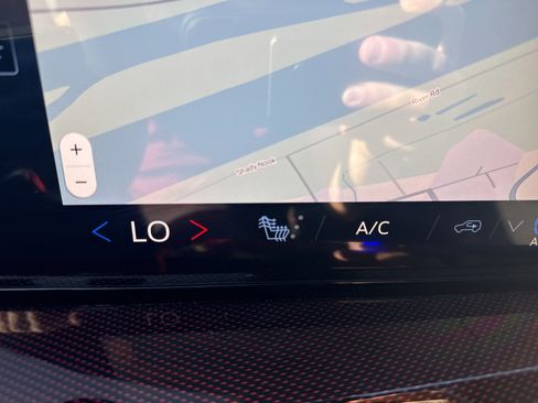 New 2026 Chevrolet Traverse Z71 w/ Enhanced Driving Package image 28