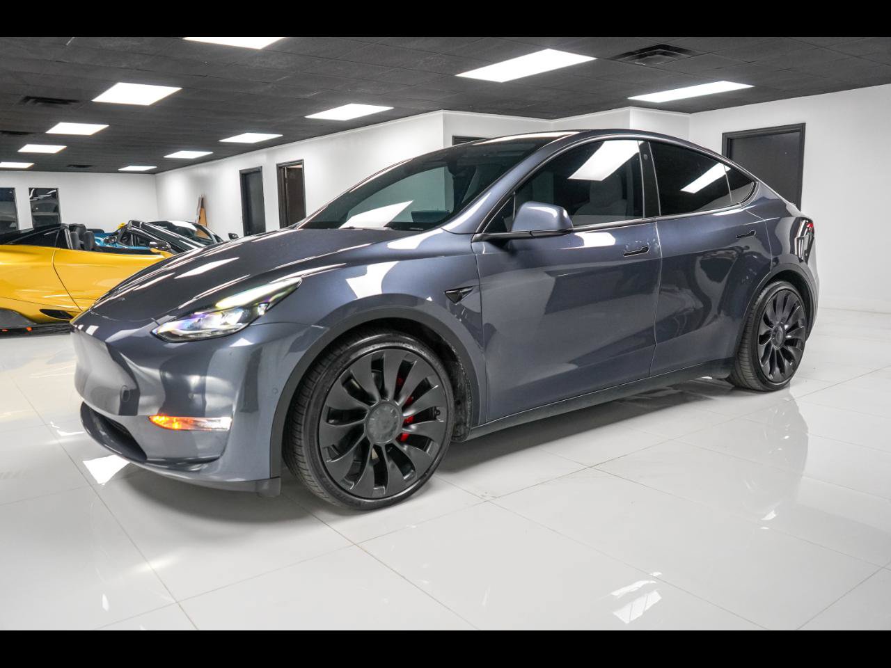 Used 2022 Tesla Model Y Performance AWD/4WD image 1
