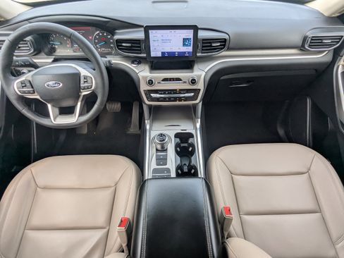 Used 2023 Ford Explorer XLT w/ Equipment Group 202A image 17