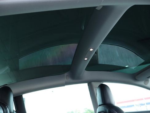 Used 2021 Tesla Model 3 Standard Range Plus image 32