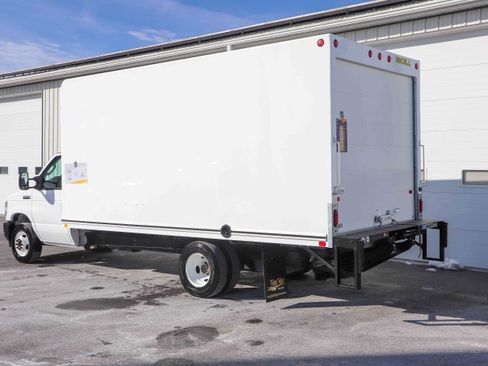 Used 2024 Ford E-350 and Econoline 350 Super Duty w/ Power Windows & Locks Group image 5