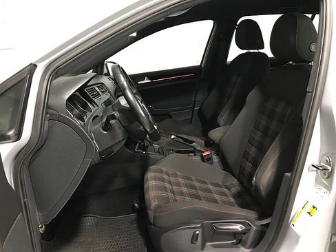Used 2017 Volkswagen GTI SE image 11