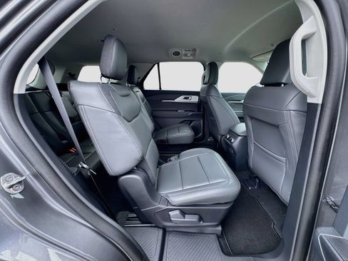 New 2026 Ford Explorer Active w/ Active Comfort Package RWD image 28