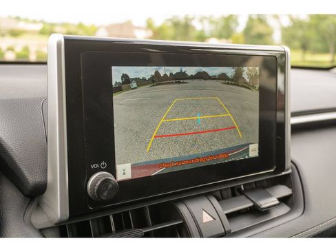Used 2025 Toyota RAV4 XLE AWD/4WD image 21