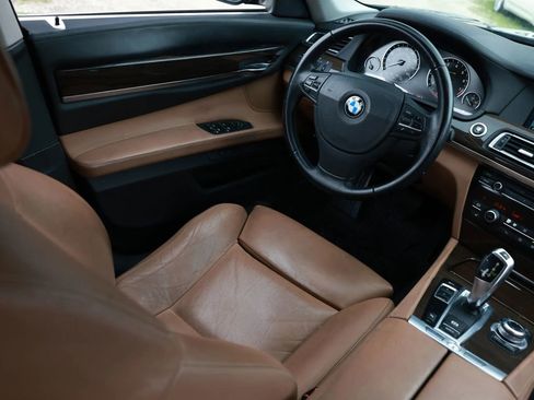 Used 2011 BMW 740i image 20