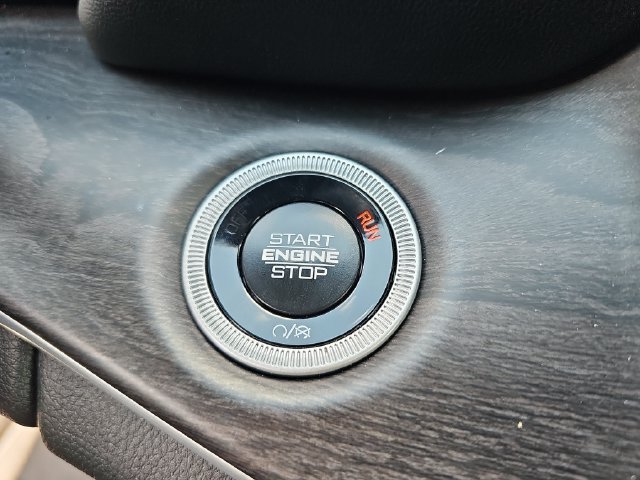 Used 2025 Jeep Grand Cherokee Limited AWD/4WD image 29