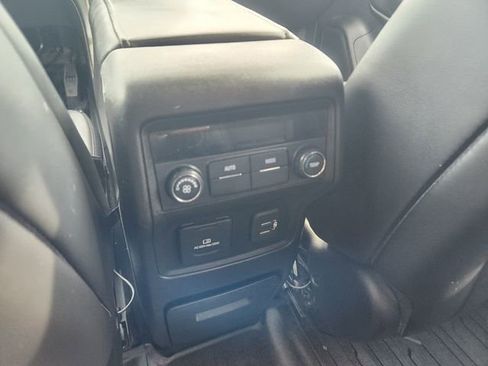 Used 2019 GMC Acadia SLT AWD/4WD image 8