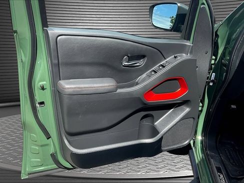 Used 2023 Nissan Frontier PRO-4X w/ Pro Convenience Package AWD/4WD image 19