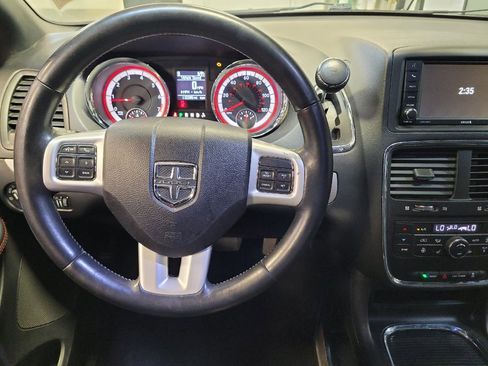 Used 2017 Dodge Grand Caravan GT image 22