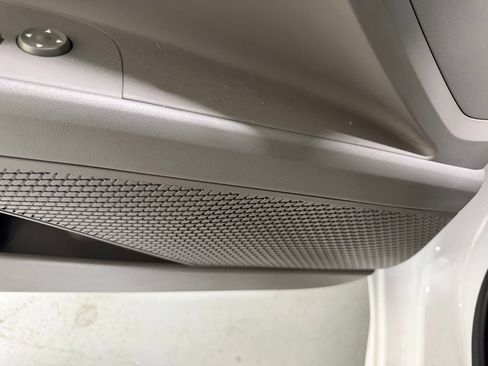 Used 2025 Hyundai Elantra SEL FWD image 11