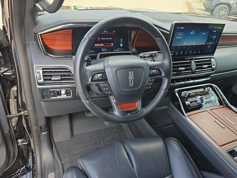 Used 2023 Lincoln Navigator Reserve AWD/4WD image 13