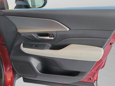 Certified 2025 Toyota Grand Highlander XLE image 25