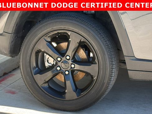 Used 2023 Jeep Grand Cherokee Altitude image 12