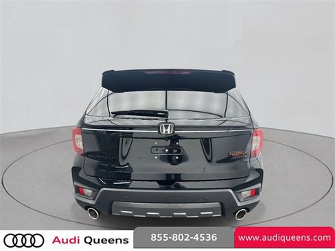 Used 2024 Honda Passport TrailSport image 3
