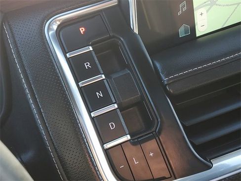 Used 2023 Chevrolet Tahoe Premier w/ Premium Package 2 image 16