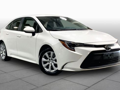 Used 2024 Toyota Corolla LE FWD image 3