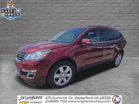 Certified 2017 Chevrolet Traverse LT w/ Style and Technology Package FWD image 4