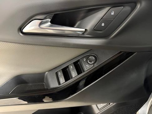 New 2026 Chevrolet Equinox LT w/ Convenience Package II FWD image 12