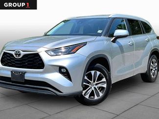 Used 2023 Toyota Highlander XLE AWD/4WD video 1