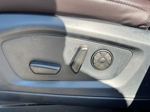 Used 2025 Ford Explorer Platinum image 16