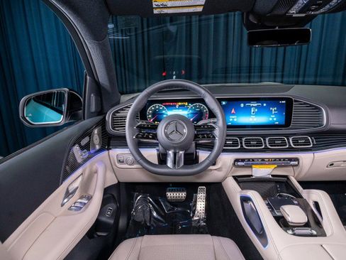 New 2026 Mercedes-Benz GLS 580 4MATIC image 15