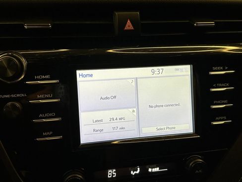 Used 2019 Toyota Camry SE FWD image 13