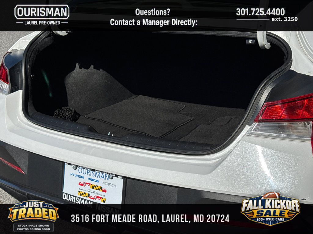 Used 2024 Hyundai Elantra SEL FWD image 19