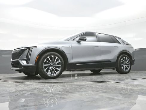 Certified 2024 Cadillac Lyriq Sport w/ LPO, Floor Liner Package image 18