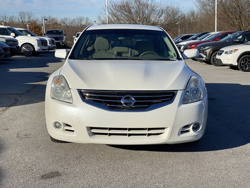 Used 2011 Nissan Altima 2.5 S w/ Special Edition Pkg image 2