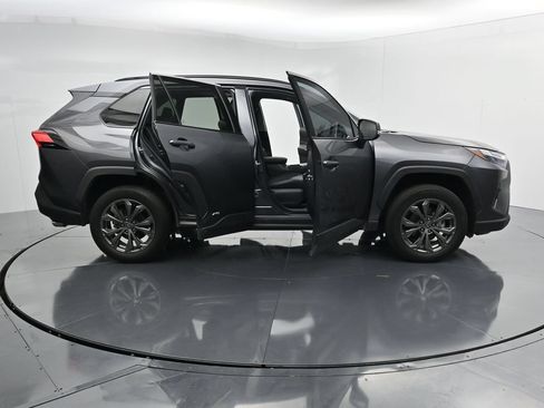 Used 2022 Toyota RAV4 XLE Premium AWD/4WD image 34