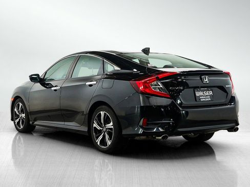 Used 2016 Honda Civic Touring image 3