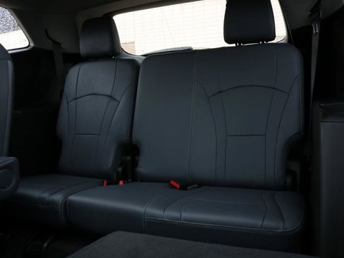 Used 2019 Buick Enclave Essence AWD/4WD image 41