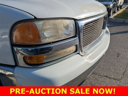 Used 2005 GMC Yukon SLT w/ SLT Preferred Equipment Group image 9