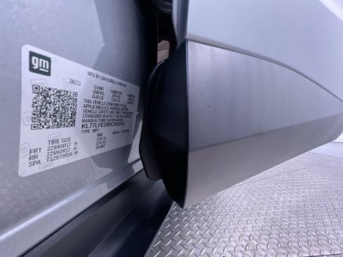 Used 2024 Chevrolet Trax LS w/ LS Convenience Package FWD image 41