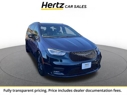 Used 2025 Chrysler Pacifica Limited