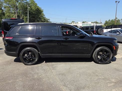 Used 2024 Jeep Grand Cherokee L Altitude AWD/4WD image 15