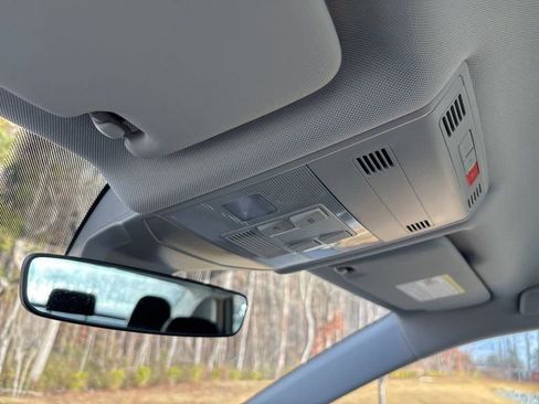 Used 2025 Volkswagen Jetta S image 21