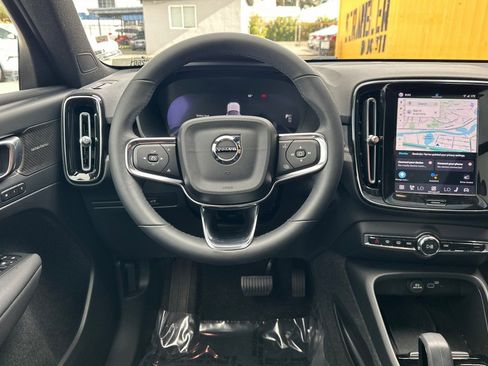 Certified 2023 Volvo XC40 Recharge Ultimate image 17