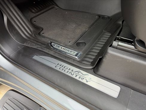 Used 2025 Chevrolet Silverado 3500 High Country image 19