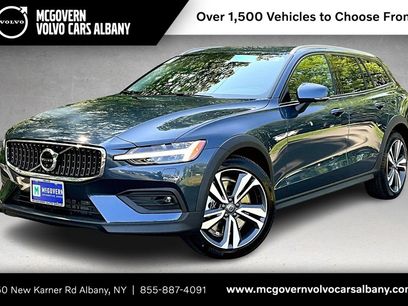 New 2026 Volvo V60 B5 Cross Country Plus w/ Protection Package Premier