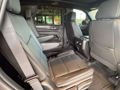 Used 2021 GMC Yukon Denali w/ Denali Premium Package RWD image 31