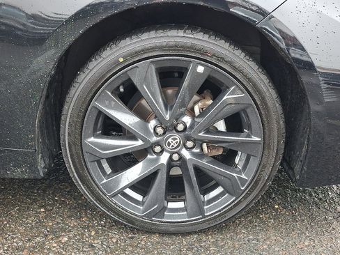 Used 2024 Toyota Corolla SE w/ SE Convenience Package image 8