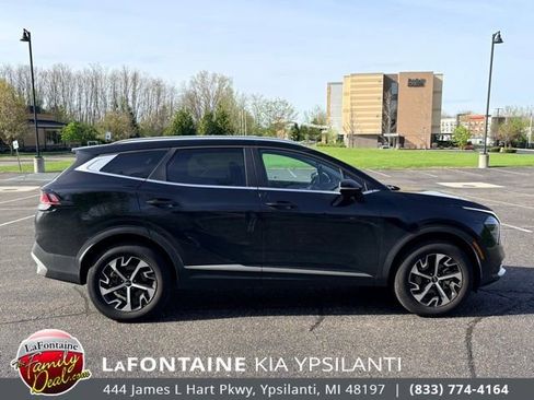 Certified 2025 Kia Sportage EX AWD/4WD image 6