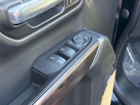 Used 2019 GMC Sierra 1500 SLT w/ SLT Convenience Package AWD/4WD image 14