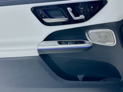 New 2026 Mercedes-Benz GLC 300 image 19