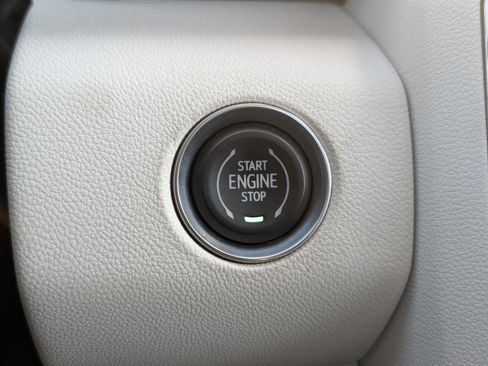 Used 2024 GMC Acadia Denali w/ Super Cruise Package image 35