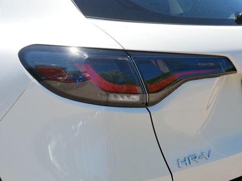Used 2025 Honda HR-V LX image 17