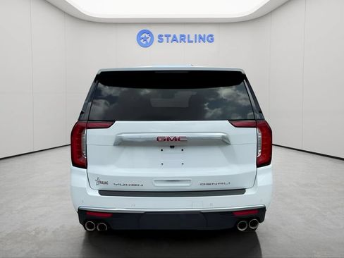 Used 2024 GMC Yukon XL Denali RWD image 4